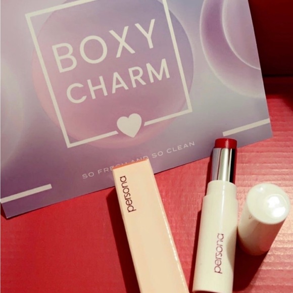 Makeup Palette + Lipstick - Picture 2 of 3